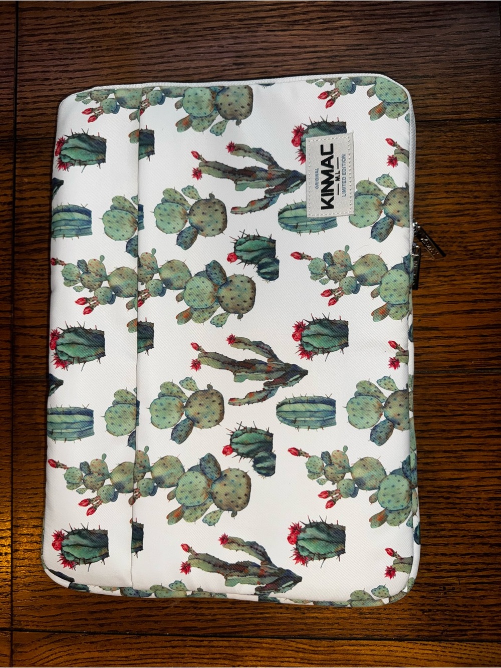 KIMJAC Cactus Print Laptop Sleeve - White & Green